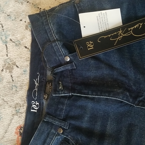 DG2 Dianne Gilman cropped stretch Jean's. 6. NWT - Picture 3 of 5